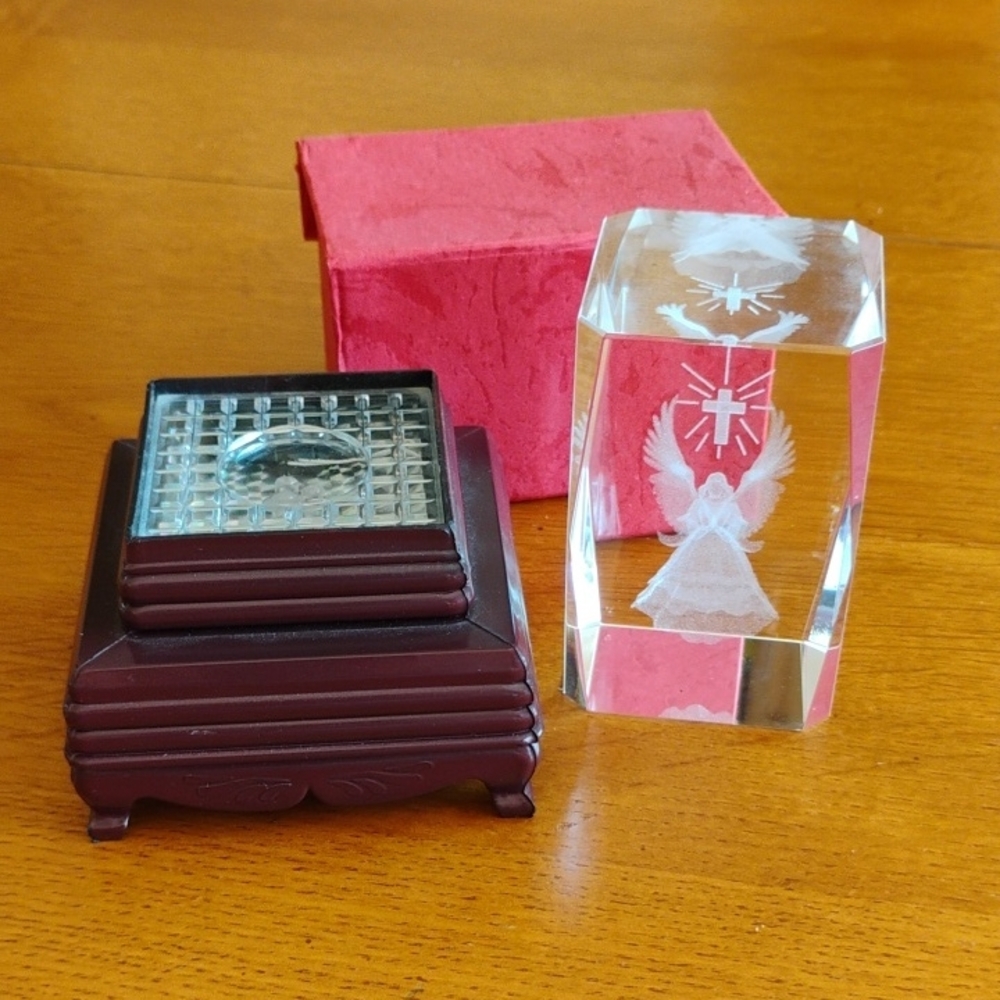 Crystal Glass 3D Angel Paperweight with Led Light Up Maroon Base Religious